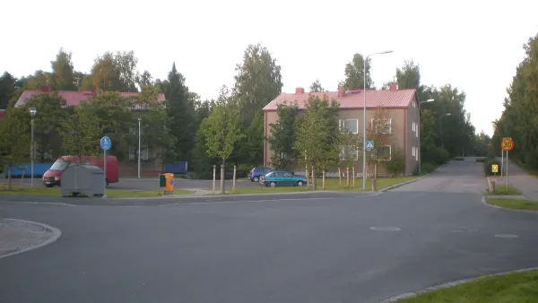 Feeder Bus 16 on Tram Line 1 Detoured via Lääkärintie Until 25 October