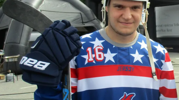 Barkov: Patrik Laine Needs a Roster Spot Before NHL Season