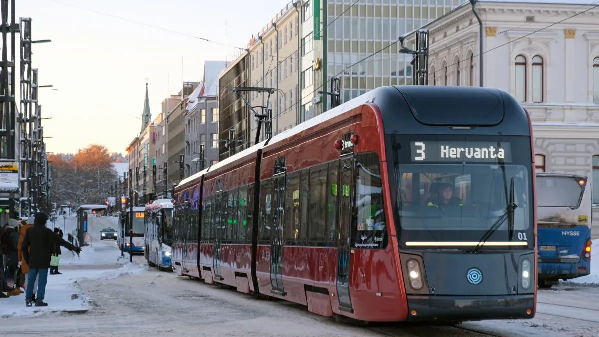 Tampere tram (ratikka) on Hämeenkatu street