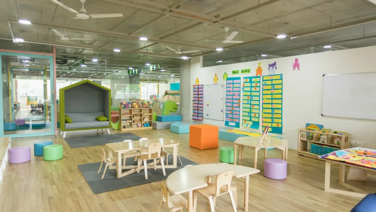 Four-year-old hurt after falling between cupboard bed and wall at Lempäälä daycare; safety probe opened