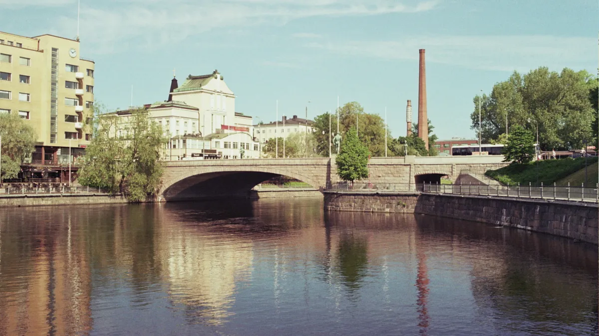 Hämeensilta, a bridge across the Tammerkoski rapids in central Tampere, Finland.