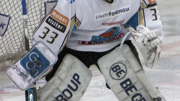 Patrik Bartosak back in goal for Pelicans as Liiga teams shuffle injured players