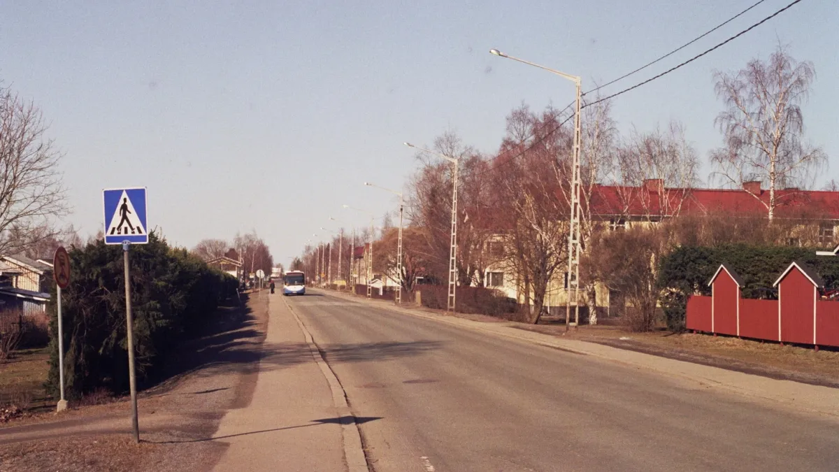 Muotialantie, a street/road in the city of Tampere in Finland. The photo was taken in the Jokipohja district.