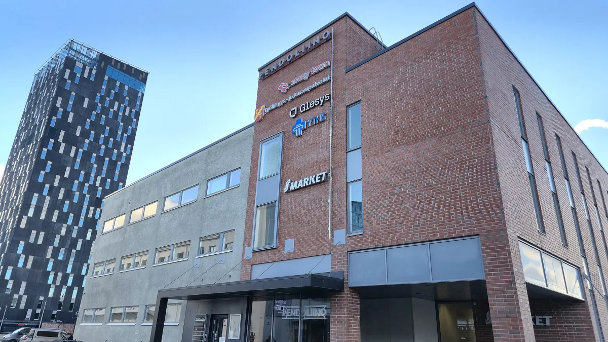 The Pendoliino building is located at Pakkahuoneenaukio 2 in Tampere, Finland.