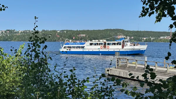 Tampere Proposes Municipal Takeover of Financially Troubled Hopealinjat Ferries