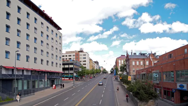 Fire at Tampere’s Luminary building on Itsenäisyydenkatu; no injuries reported.
