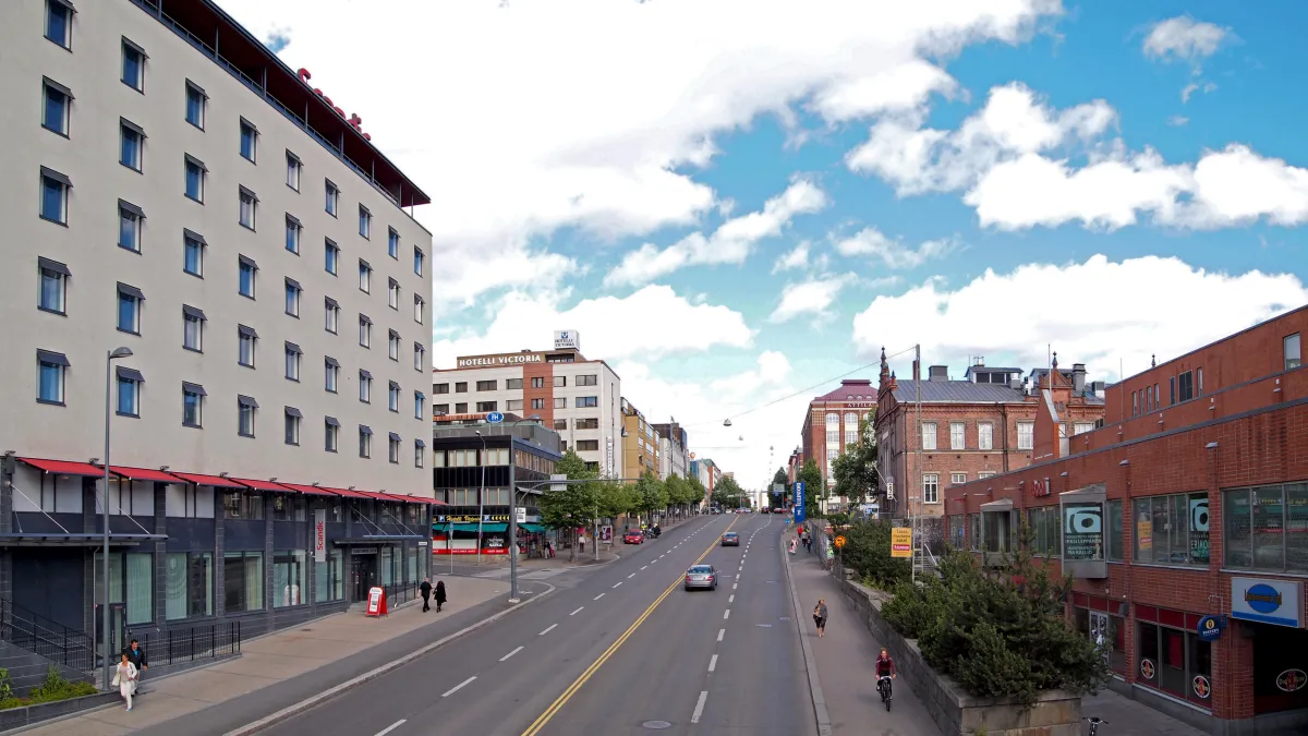 Fire at Tampere’s Luminary building on Itsenäisyydenkatu; no injuries reported.