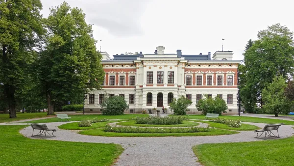 Protected Lakeside Former Laundry at Hatanpää Manor Goes to Auction