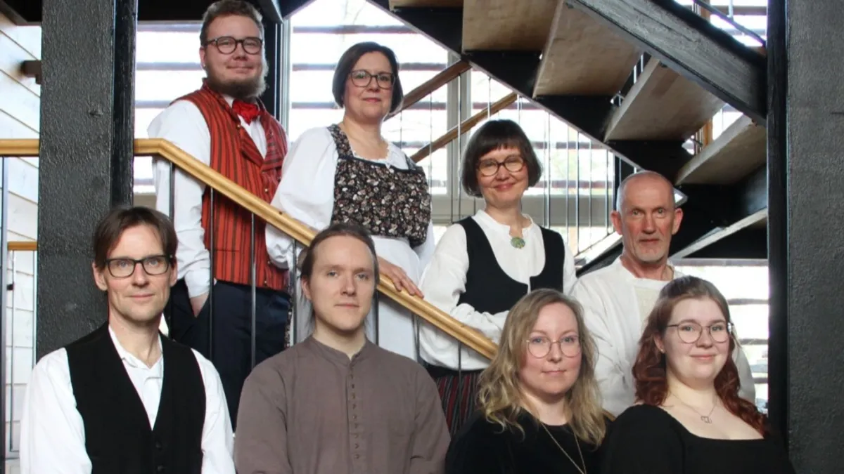 Houkutuslintu-yhtyeen jäsenet.