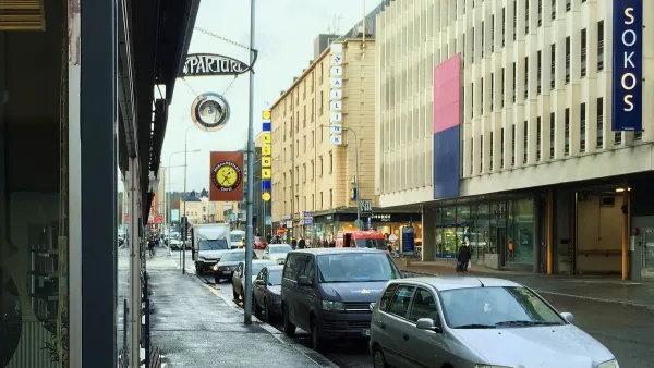 Tampere turns eight Hallituskatu and Pyynikintori parking bays into pop-up seating, sparking backlash