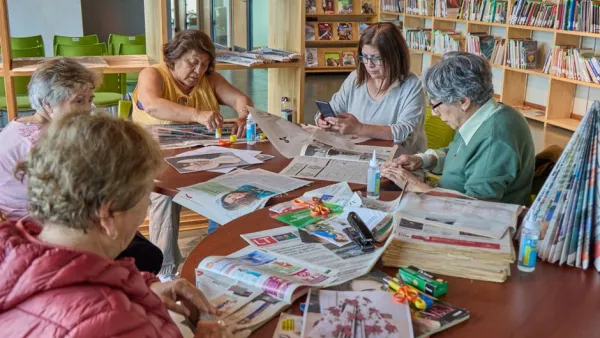 Free drop-in craft workshops and chair yoga for seniors at Monitoimitalo 13 and Pohjola this autumn